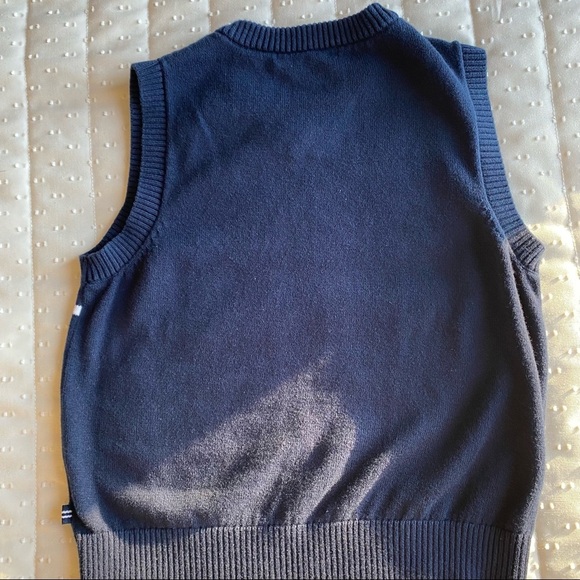 Nautica sleeves vest and long sleeve t shirt in perfect condition. Size 4t - Picture 4 of 10